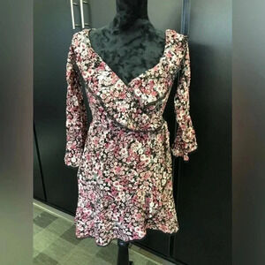 Altar'd State Mini dress,on/off shoulder,elastic waist,v-neck,bell sleeve,Floral
